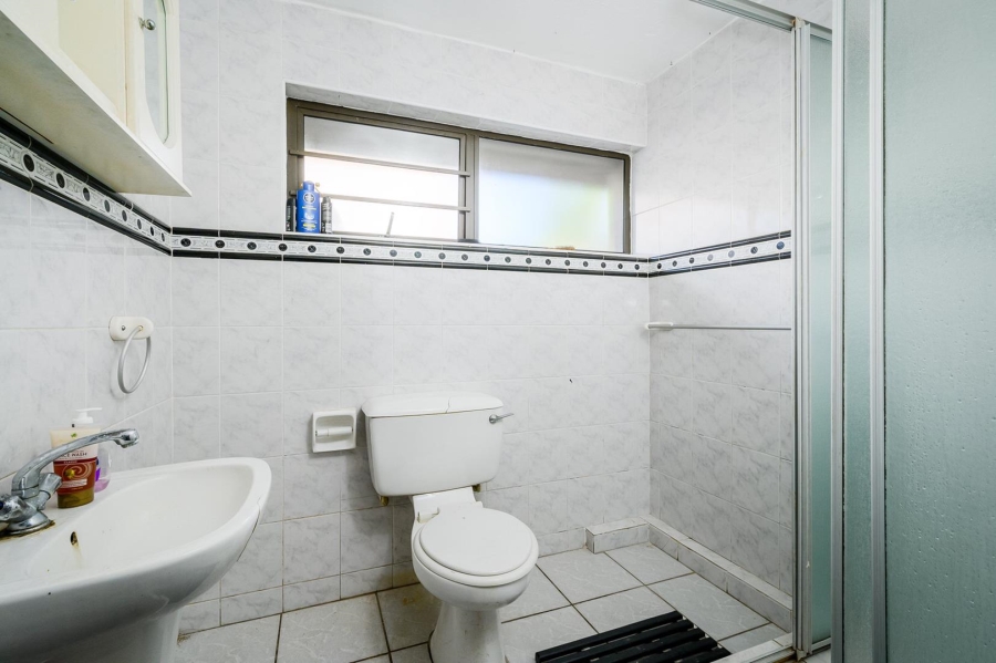 8 Bedroom Property for Sale in Summerstrand Eastern Cape